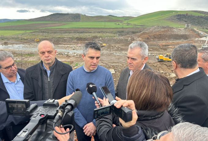 Χρίστος Δήμας: Σε εξέλιξη τα έργα αποκατάστασης του οδικού δικτύου στη Θεσσαλία